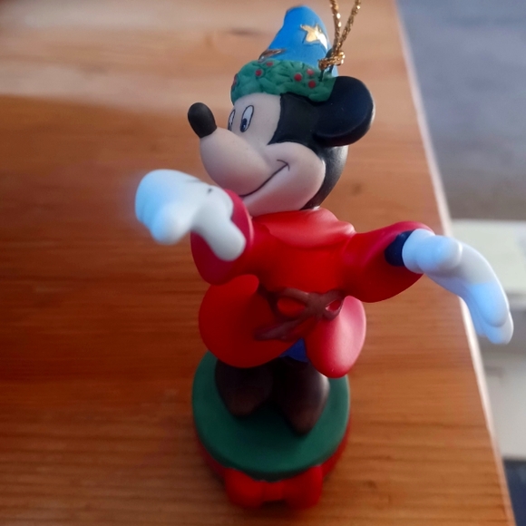 Disney's Fantasia Mickey collectable ornament - Picture 5 of 6
